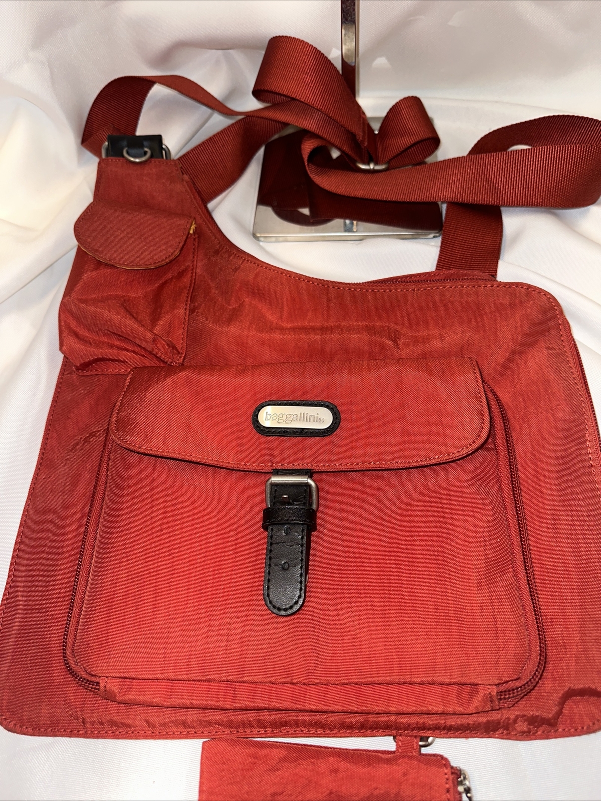 Baggallini Rust Orange Crossbody Bag With Pouch Gem