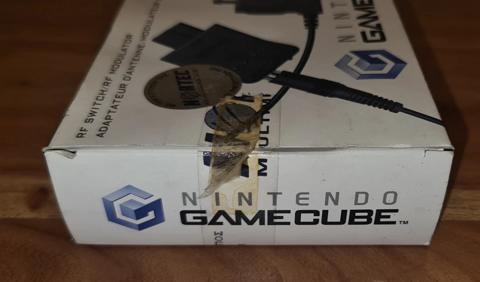 Original NINTENDO GAMECUBE RF SWITCH/RF MODULATOR Boxed NEW - Image 3 of 4