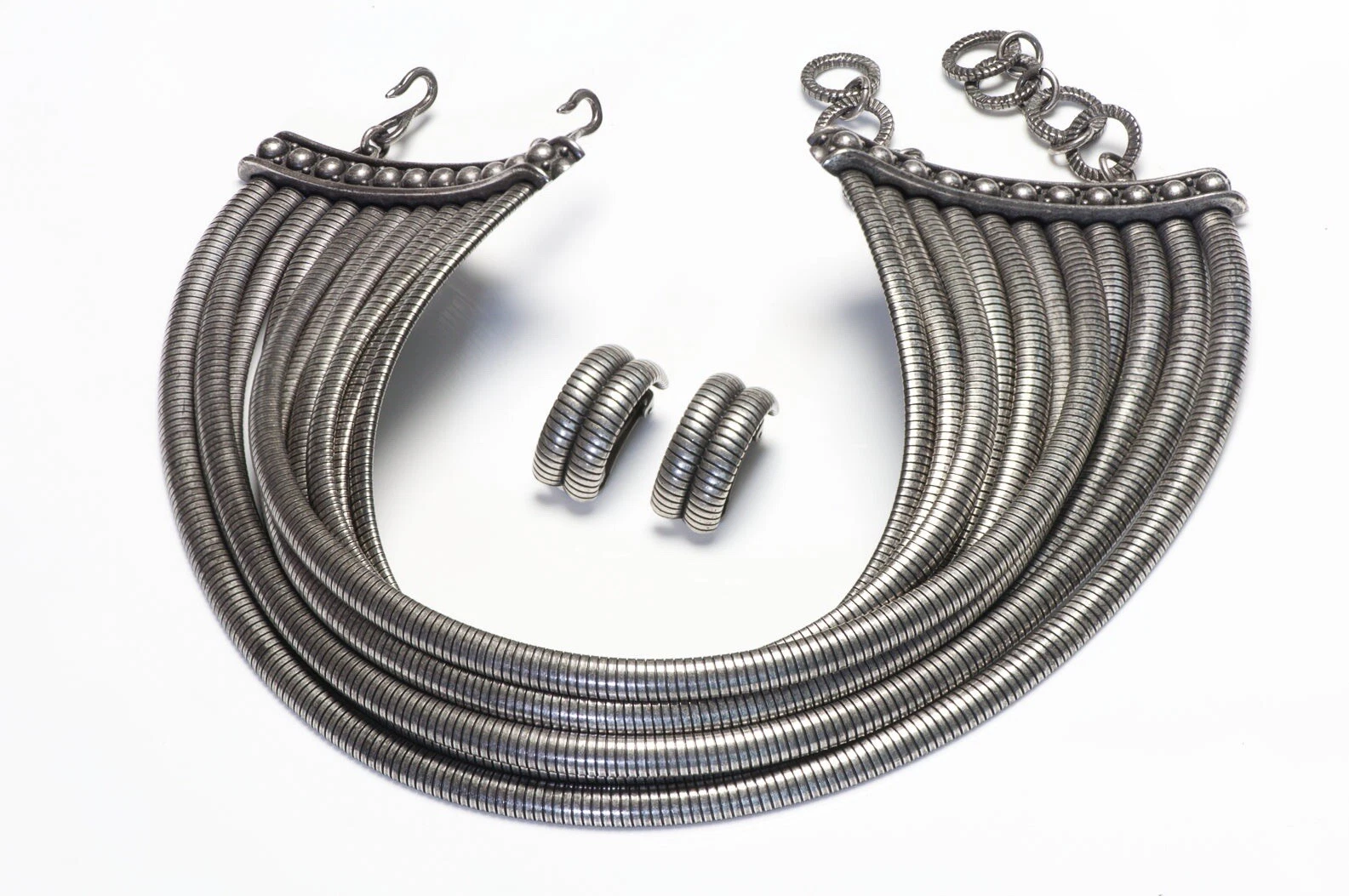 Ensemble collier collier collier Christian Dior années 1990 Galliano argent Masai Tubogas