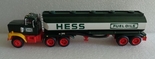 VINTAGE 1984 HESS FUEL OILS TOY TRUCK BANK w/BOX AND INSERT INSTRUCTIONS WORKS - Picture 4 of 12