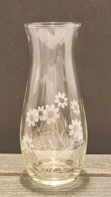 Pasabahce Clear Glass Daisy Etched 6.75 inch Bud Vase, 1970-1980's, Turkey 