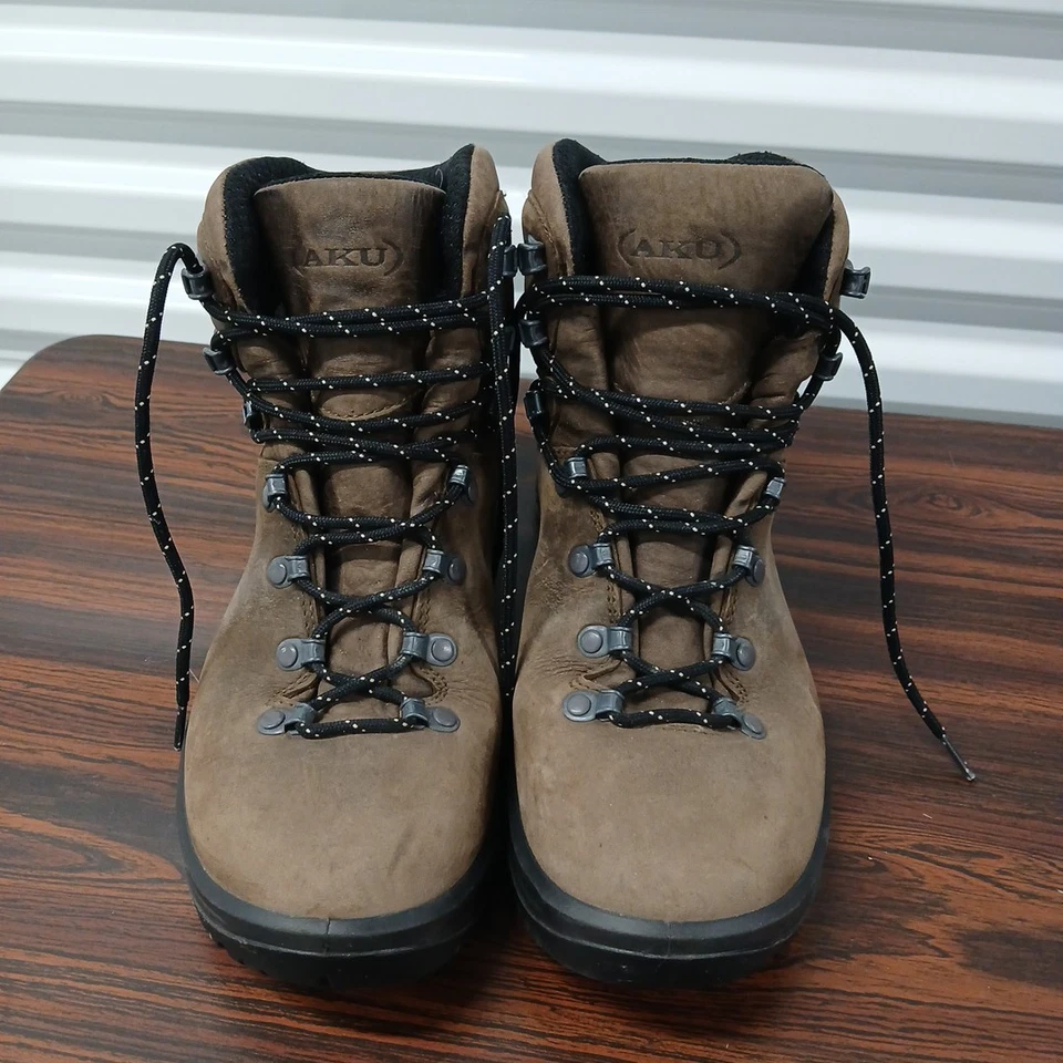 Botas de senderismo de cuero AKU Tribute II para hombre talla 7,5 para mujer 9 Vibram Foto 2 de 4