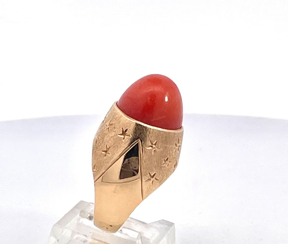 1940s Yellow Gold Mediterranean Coral Cocktail Ring, Unique Design View 3