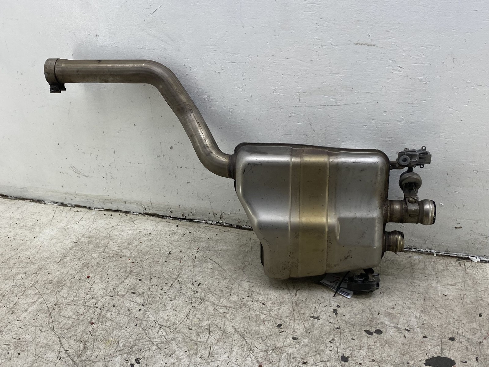 2014-2018 BENTLEY FLYING SPUR AWD 4.0L V8 REAR LEFT SIDE EXHAUST MUFFLER PIPE
