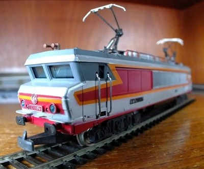 Jouef 8442 HO gauge SNCF CC 21000 electric loco in silver livery