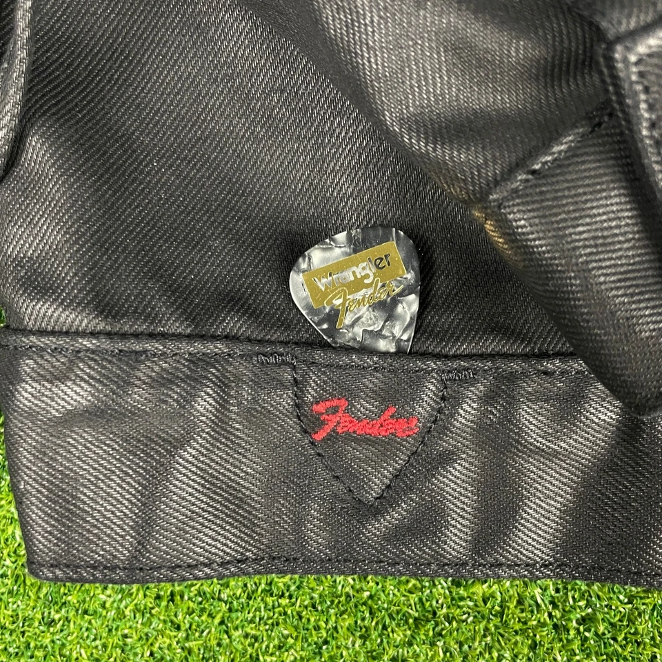 Wrangler x Fender Guitar Fringed Rock Jacket With Guitar Pick Size Large MINT - Image 2 of 4