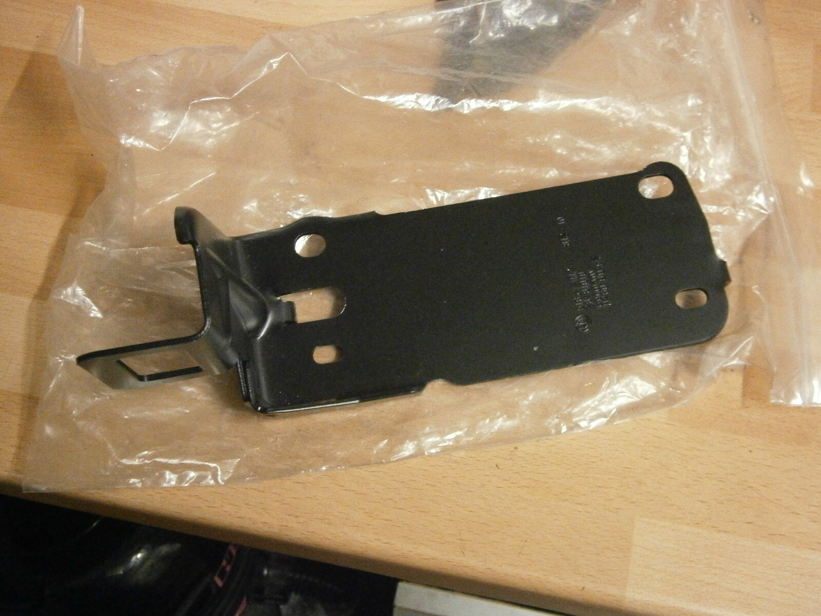 BMW 3 Series E91 LCI M Sport Left Side Radiator Mount Bracket  