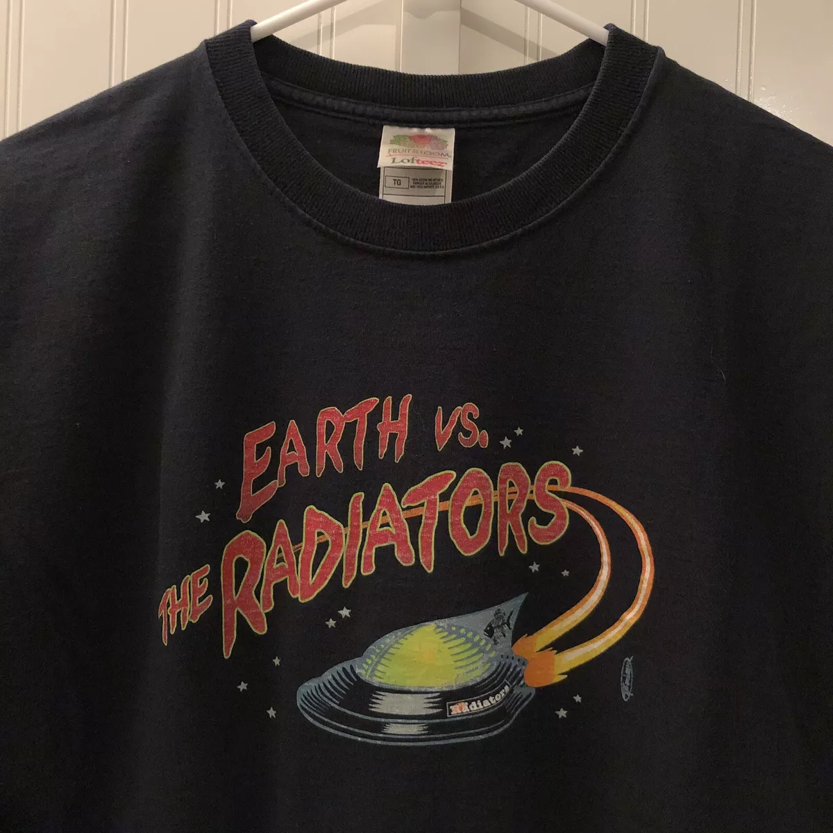 Vintage 90s The Radiators T Shirt “Earth Vs Radiators” Fish Head Music XL  RARE