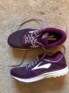 brooks revel plum