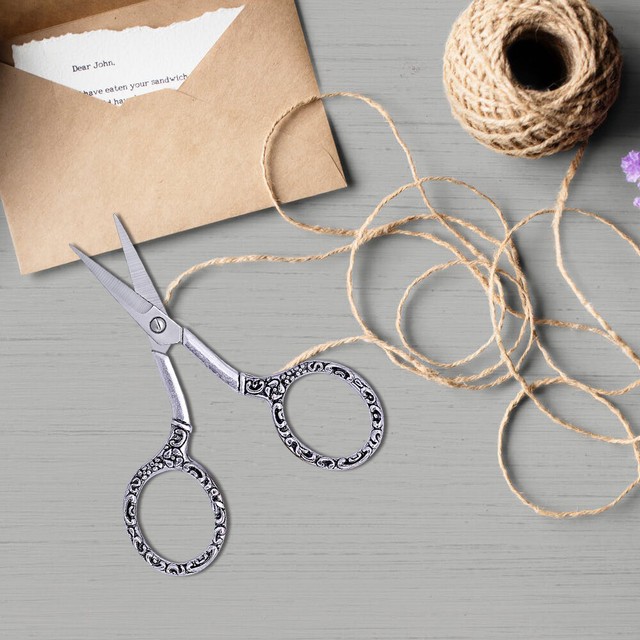 Download Embroidery Scissors On Chain SVG