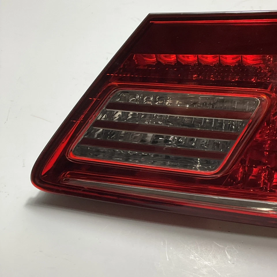 Conjunto de luz trasera interior derecha lado pasajero Lexus ES350 2010-2012 FABRICANTE DE EQUIPOS ORIGINALES Foto 2 de 4