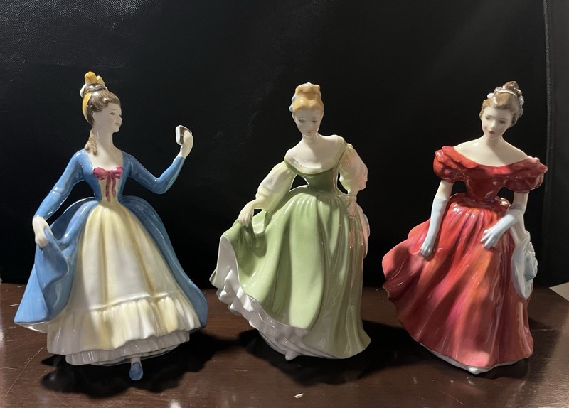 Lot Of 3 ROYAL DOULTON PORCELAIN FIGURINE HN 2220 HN 2193 HN 2269 Excellent