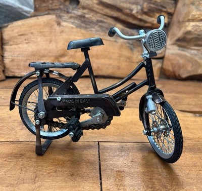 Tolles handgefertigtes Modell weibliches Metall Fahrrad 22 cm Vintage funktionstüchtig Kette & Räder
