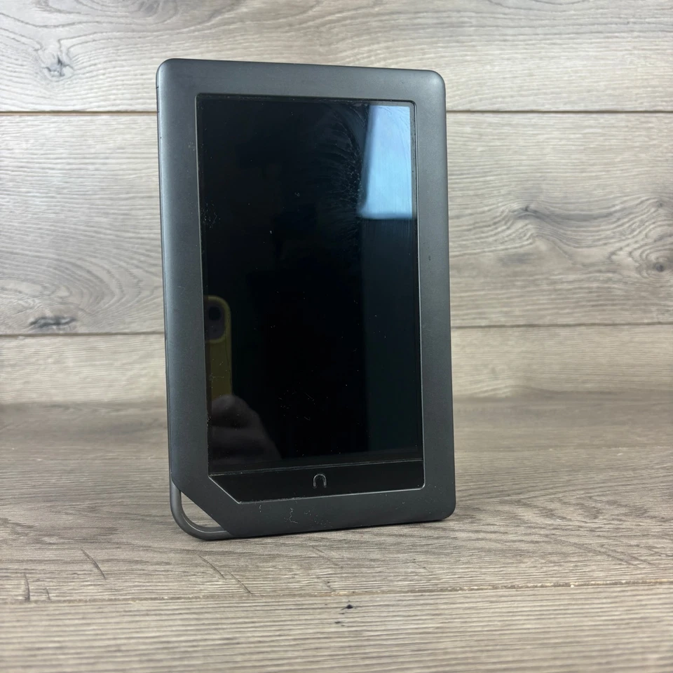 Barnes & Noble BNRV200 Nook Color 7" eBook eReader 8GB Tablet Wi-Fi - Image 3 of 4