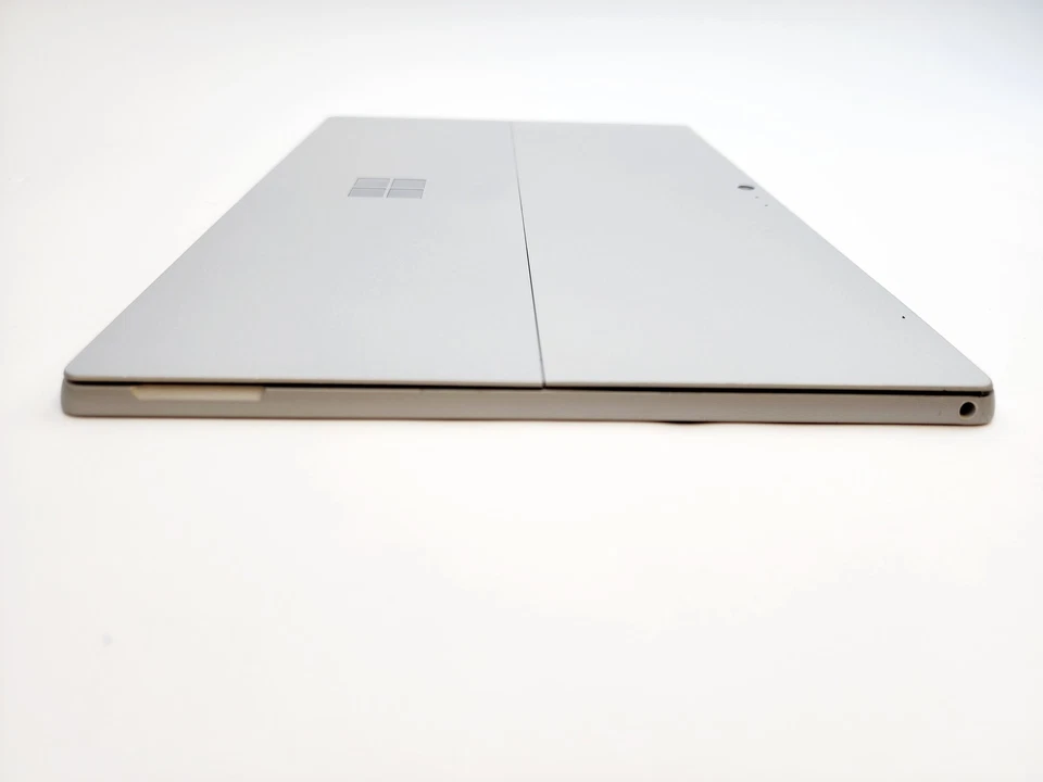 Microsoft Surface Pro 5 12.3" 1796 i5 8GB RAM 128GB 2.6GHz SSD Silver Grade C - Image 3 of 4