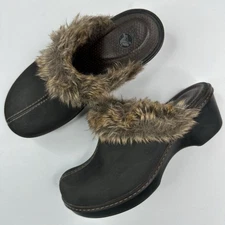 Crocs Women's Dark Brown Cobbler Lined Suede Faux Fur Clog Heels US 7