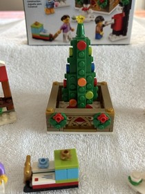 LEGO Seasonal: Christmas Town Square (40263)