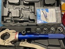 Profi Kupfer Pressmaschine mit V-Matrizen 15 18 22 28