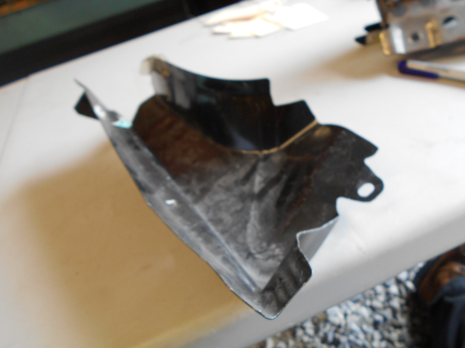 NOS 2008 - 2010 FORD FOCUS TRUNK COMPARTMENT CORNER BRACKET 8S4Z-5445114-A NEW