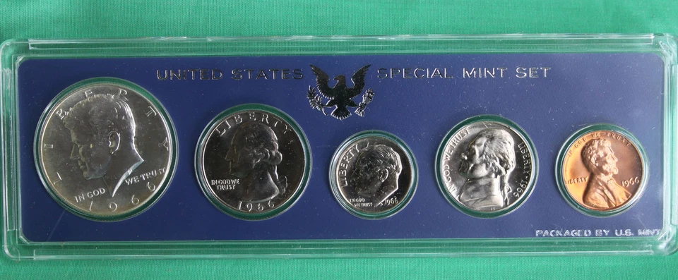 1966 US Special Mint Set SMS 5 Coins with 40% Silver Kennedy Half Dollar and Box - Image 2 of 3