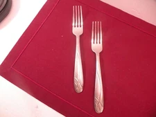 Set Of 2 Dinner Forks Retroneu HOOPLA FROST 18/0 Stainless 8"