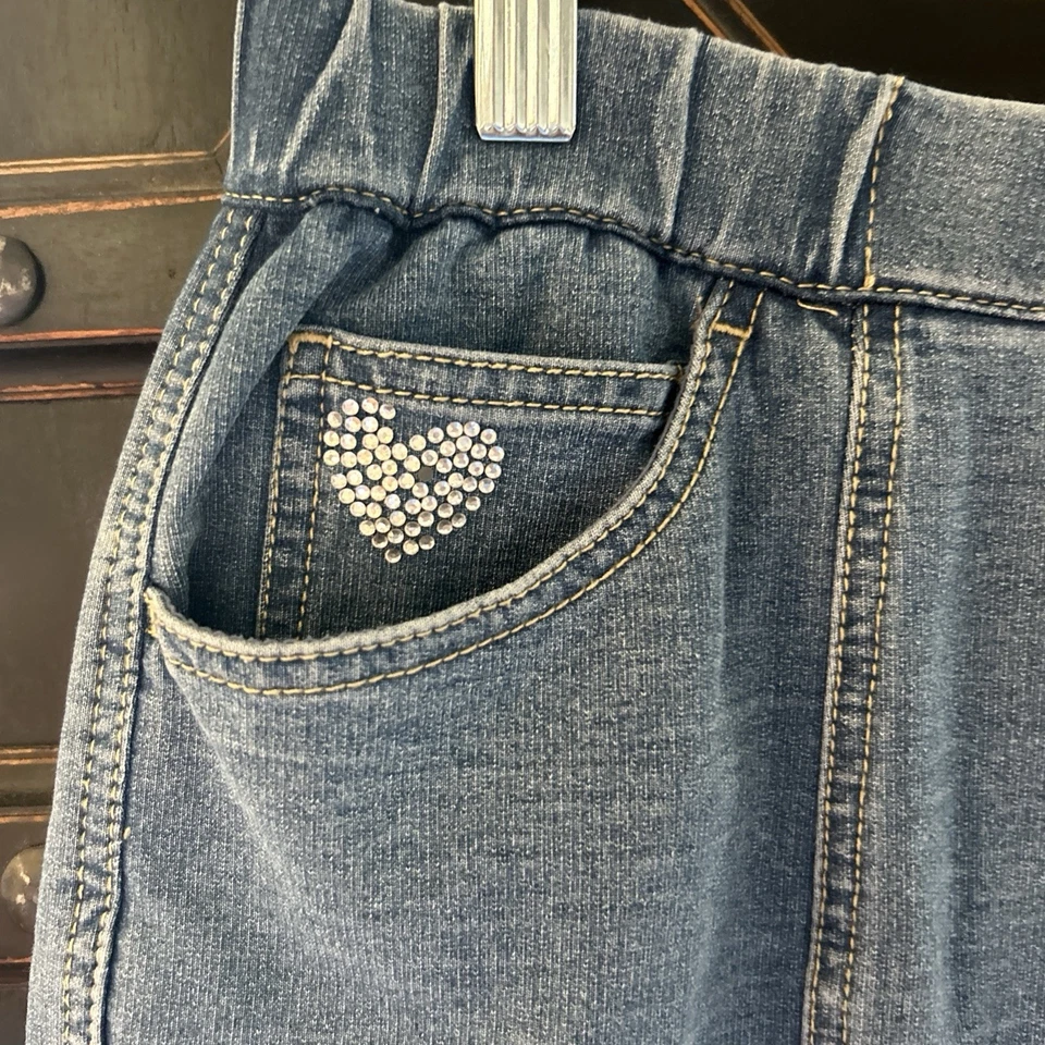 Pantalón corto de mezclilla Dream Jeannes by Quacker Factory talla pequeña Bling Foto 2 de 4