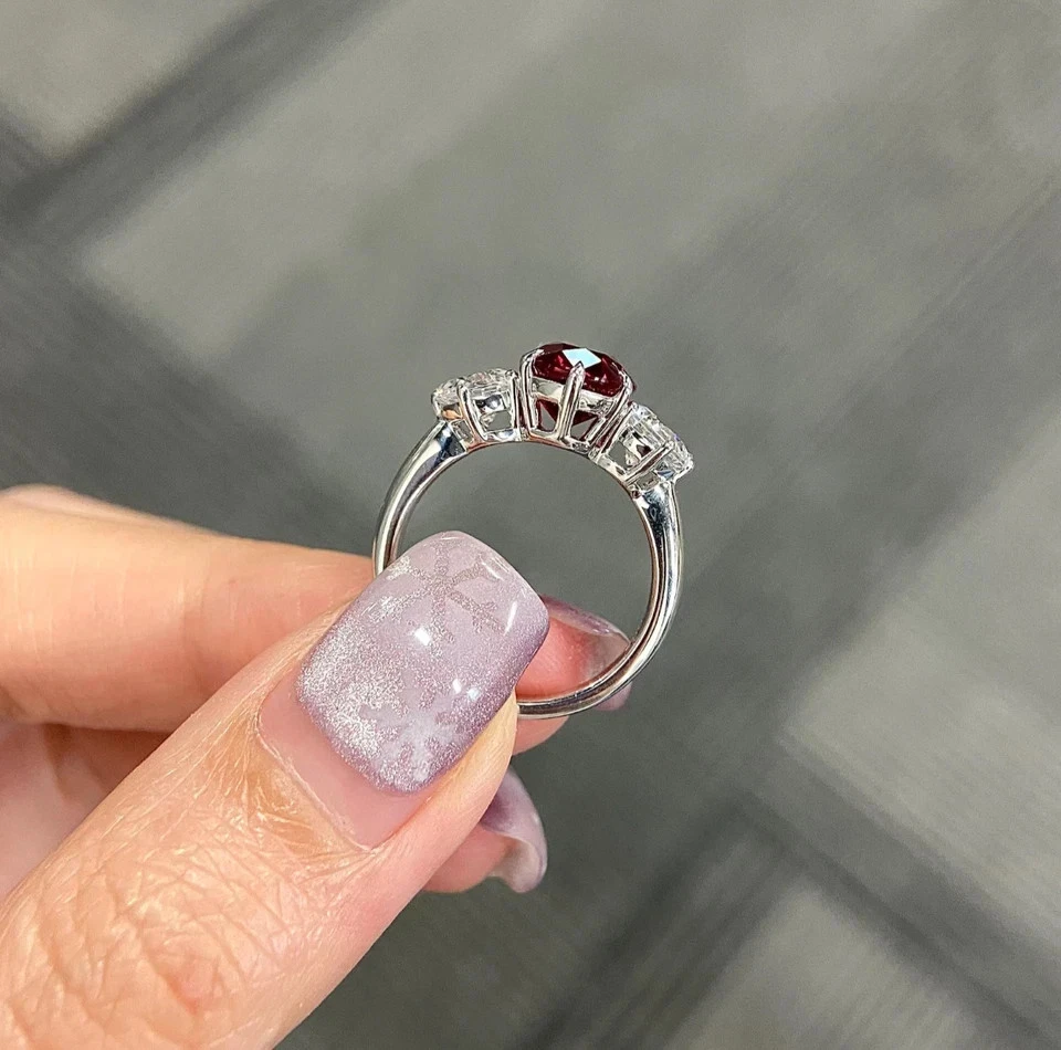 Обручальное кольцо из настоящего белого золота 14 карат с сертифицированным натуральным рубином овальной огранки 5 карат - Изображение 3 из 4