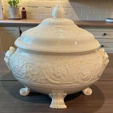 Wedgwood Patrician Ivory Creamware Serving Tureen Covered Vegetable Bowl vintage