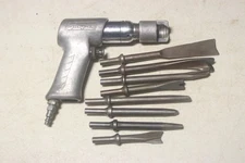 Snap On PH-45 Pneumatic Air Hammer with 8 Bits