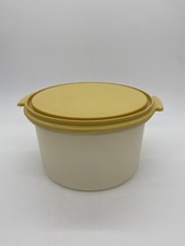 Vintage Round Tupperware Cake Harvest Gold 684-68