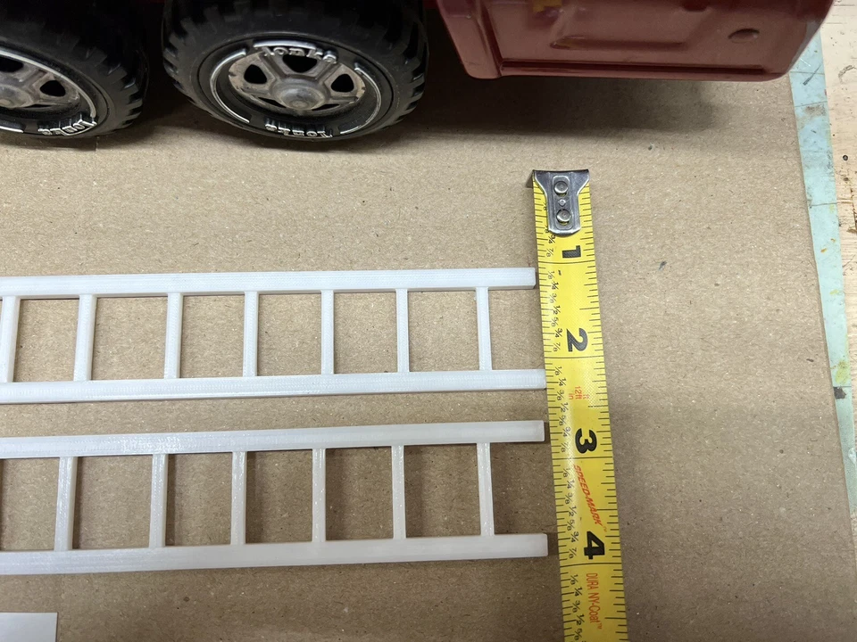 2 escaleras de camión de bomberos Tonka con antena/escalera (camión no incluido) Foto 4 de 4