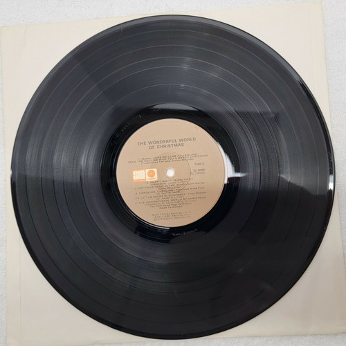 The Wonderful World of Christmas - 1975 Capitol Records - SL-8000 Vinyl - Picture 6 of 11