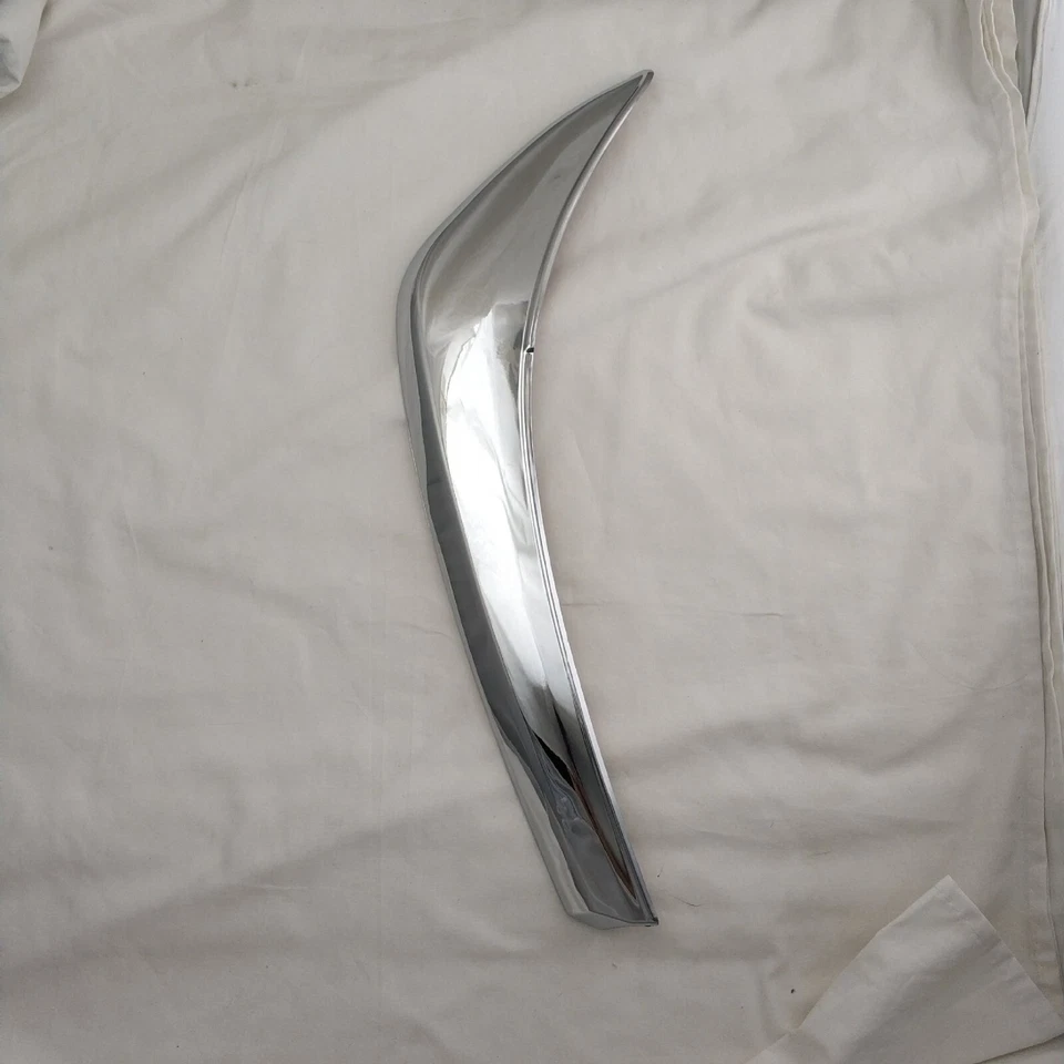 Chrome Front Head Light Eyelid Cover Trim For Toyota Land Cruiser LC200 12-15 - Image 2 of 4