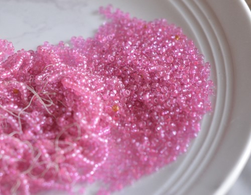 Antique Deco Seed Beads Cool Pink, 17bpi, 7g, 1920s