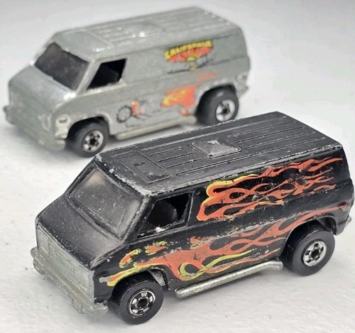 Hot Wheels Blackwall Lot 2 Super Van Black Flames & California Cruisin Vintage
