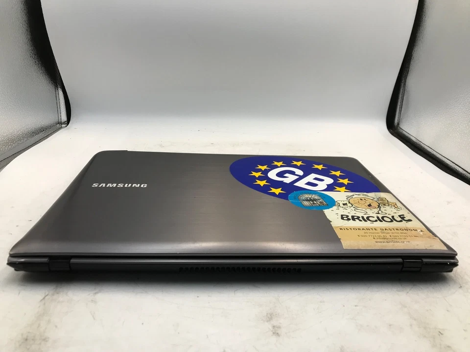 Samsung QX411 Intel i5 2nd Gen. 14" Laptop -DOES NOT POWER/BAD HINGE  -MZ - Image 4 of 4
