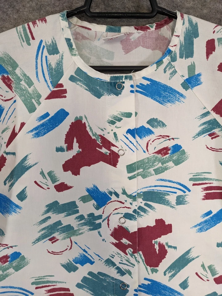 Medline Scrub Top Women Small Blue Red Green Print Snap Front Pockets - Image 4 of 4