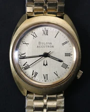 Running Bulova Accutron Gold Tone Roman Numeral Hour Markers Watch