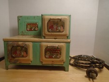 Vintage MARX Little Orphan Annie Electric Play Stove Green Oven Pressed Steel