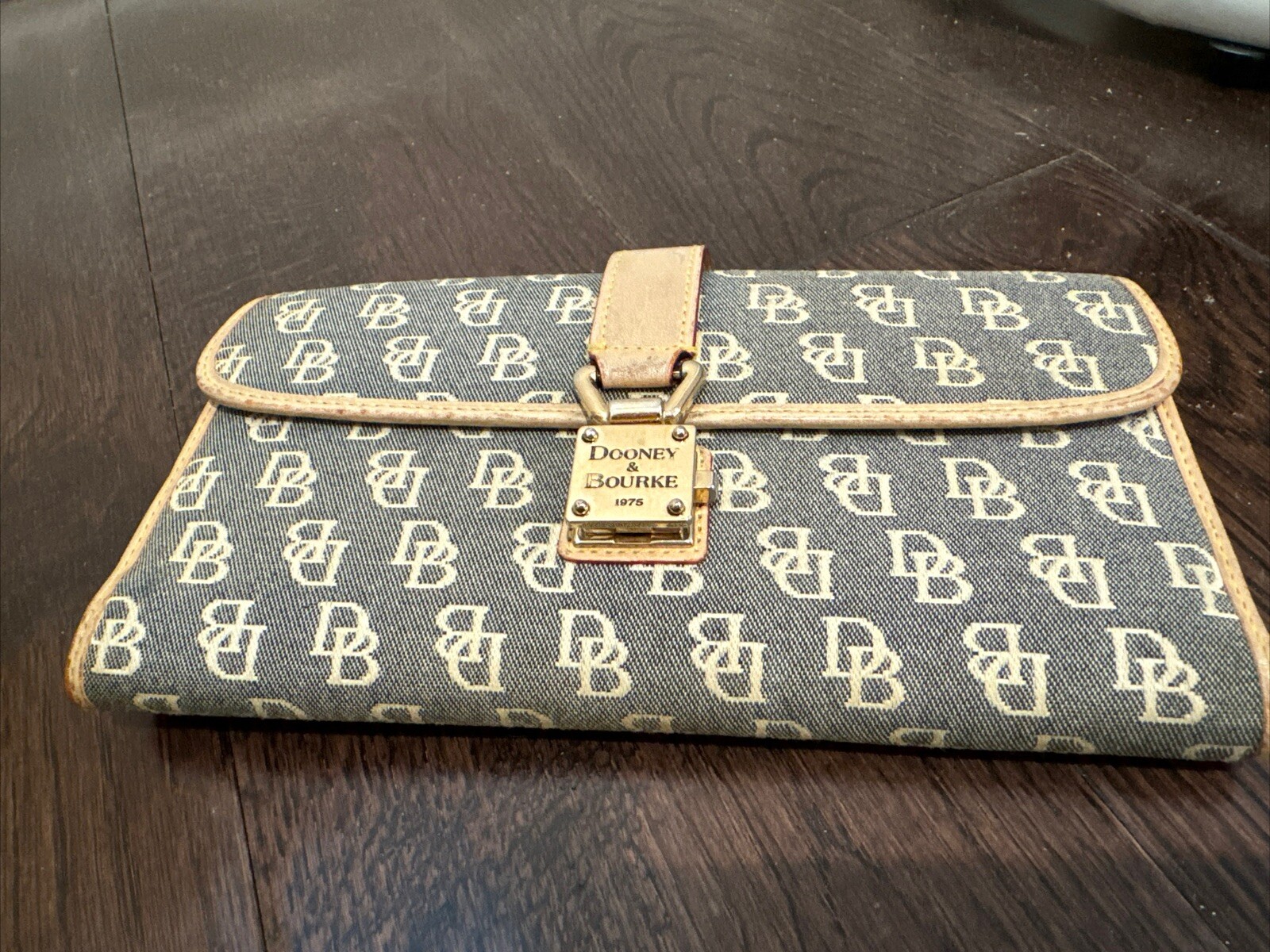 Dooney & Bourke Grey Tan Monogrammed Canvas Logo Wallet Clutch eBay