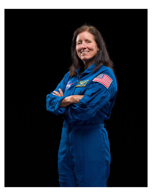 2020 NASA Astronaut Shannon Walker 8x10 Portrait Photo On 8.5'' x 11''