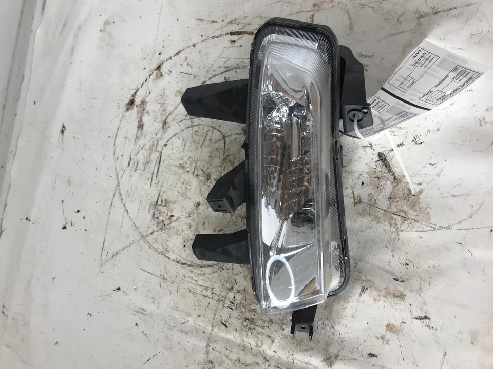 二手驾驶灯 适合: 2014 别克曲棍球 雾驾驶 保险杠 安装雾灯 — 第 3/4 张图片