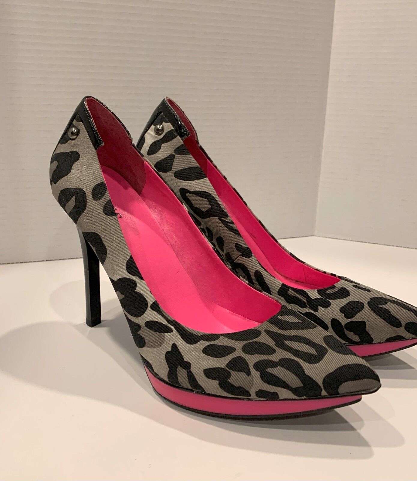 Guess Leopard Print Black and Hot Pink Pumps Size… - image 1