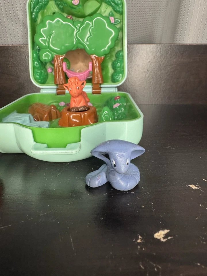 Игровой набор Tomy Nintendo Pokemon Polly Pocket Viridian Forest винтажный 1997 - Изображение 3 из 4