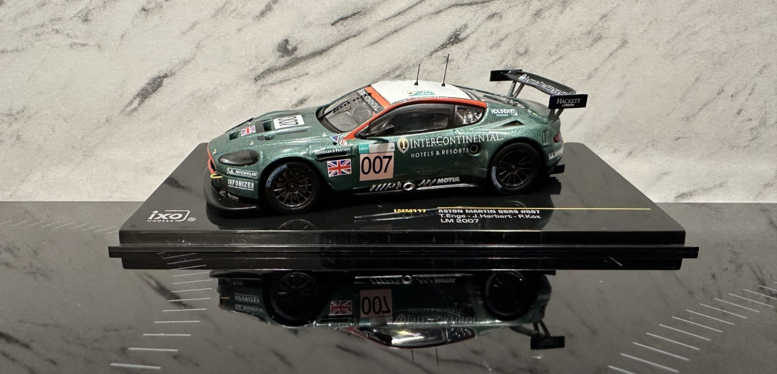 Aston Martin DBR9 Le Mans 2007 1/43 IXO lmm117 cadeau idéal pour homme collectionneur