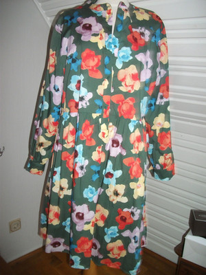 Iovely sisters -modernes , angenehmes Langarm kleid   Gr. 44 NEU