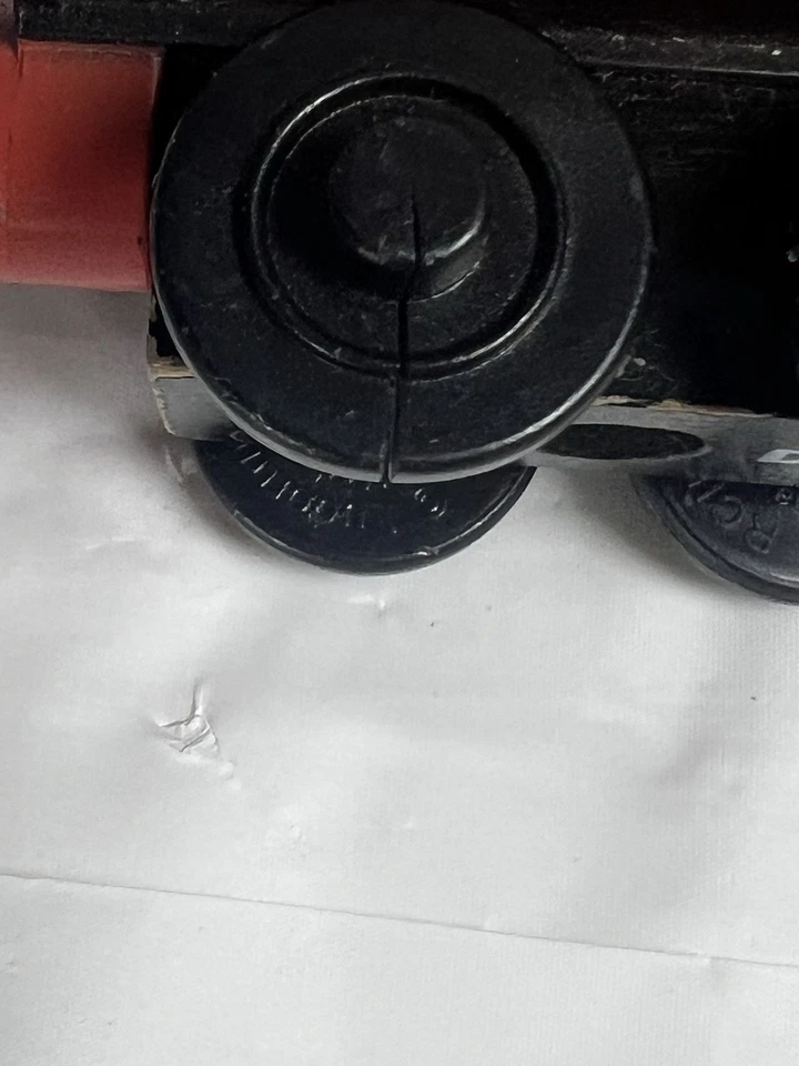 (READ) Chuggington Wilson ,Delivery Wagon, Daley Magnetic  Wooden Lot Of Three - Image 4 of 4