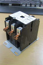 NEW HARTLAND CONTROLS 7.5 HP CONTACTOR 30A 600V 3 3 POLE 24V COIL HCC-3XQ00CG
