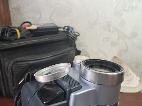 Sony PAL Handycam Camcorder - Digital8 - Video Transfer Camera DCR-TRV147E - Picture 12 of 24