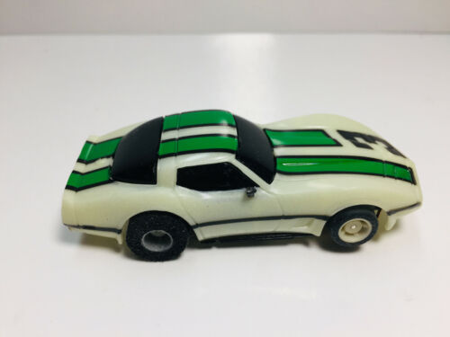 TYCO CORVETTE GLOW IN THE DARK bianco/verde AURORA AFX~ NUOVO ~ NIENTE DI MEGLIO - Foto 3 di 8